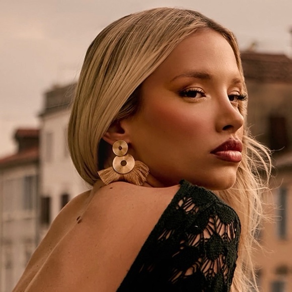 1207 NWT PrettyLittleThing Gold Fringe Disk Statement Earrings - Picture 3 of 6